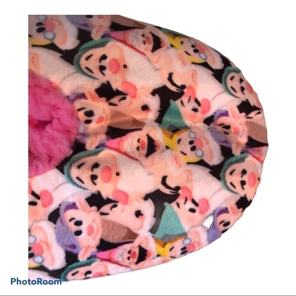 Disney Dwarf Fuzzy Babba Slipper Socks OS Cozy Pink Sherpa 7/9.5 Loungewear - Picture 3 of 3